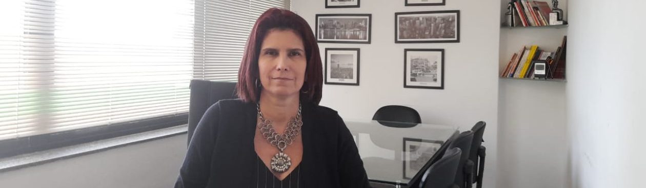  O site Media Training é de autoria da Profa. Tássia Catarina Guimarães. Coach com certificação. Mestre em Comunicação e Culturas Contemporâneas pela Faculdade de Comunicação da UFBA e Especialista em Marketing.